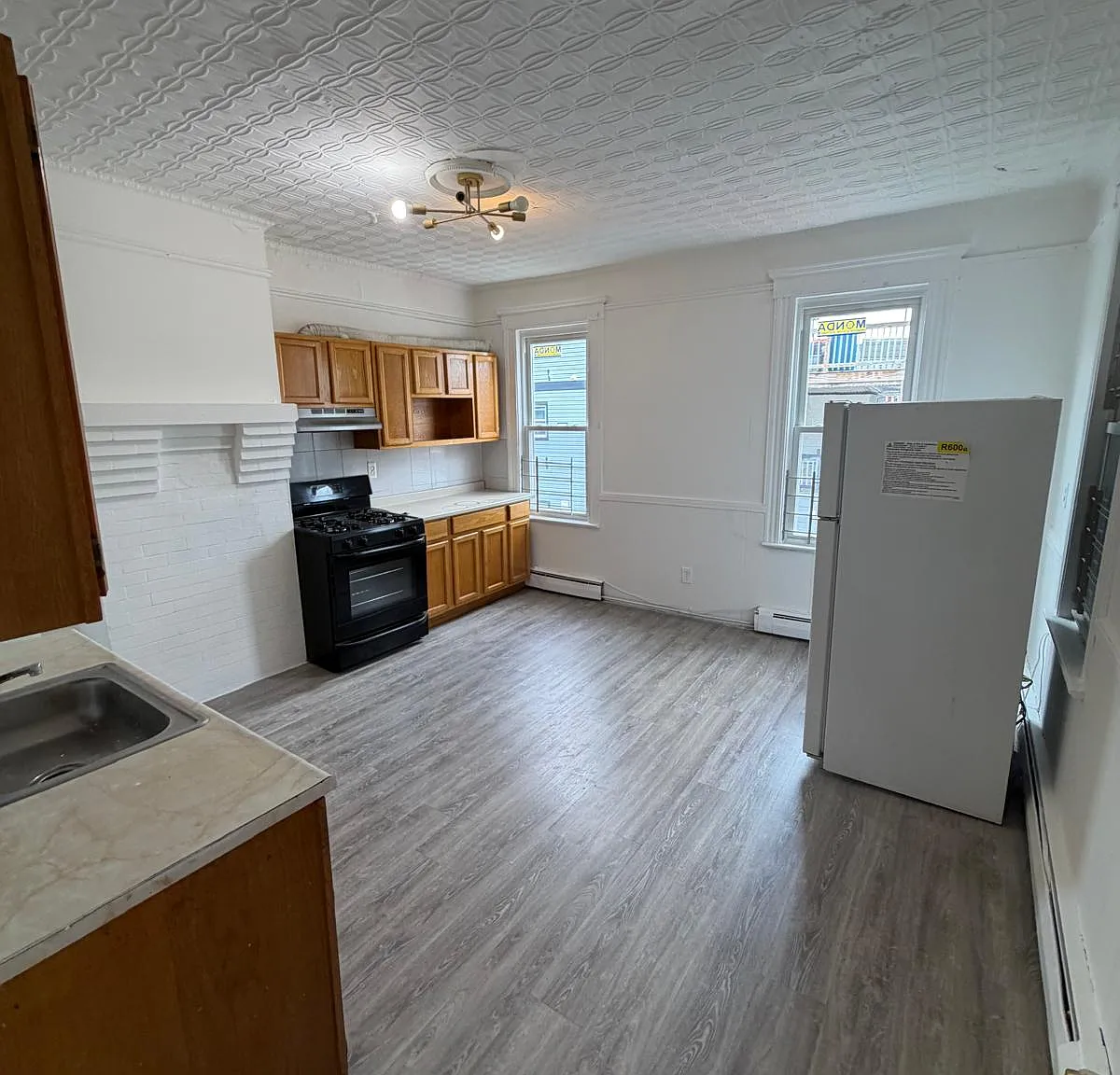 3 bed, $2,300 — Photo 4