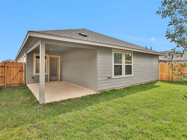 18095 Martin Pines Dr — Photo 29