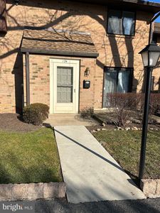 700 Ardmore Ave APT 124, Ardmore, PA, 19003