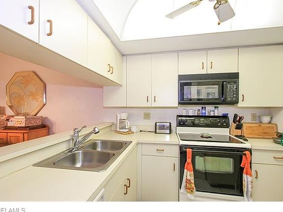 4th image of 13256 Whitehaven Ln APT 504