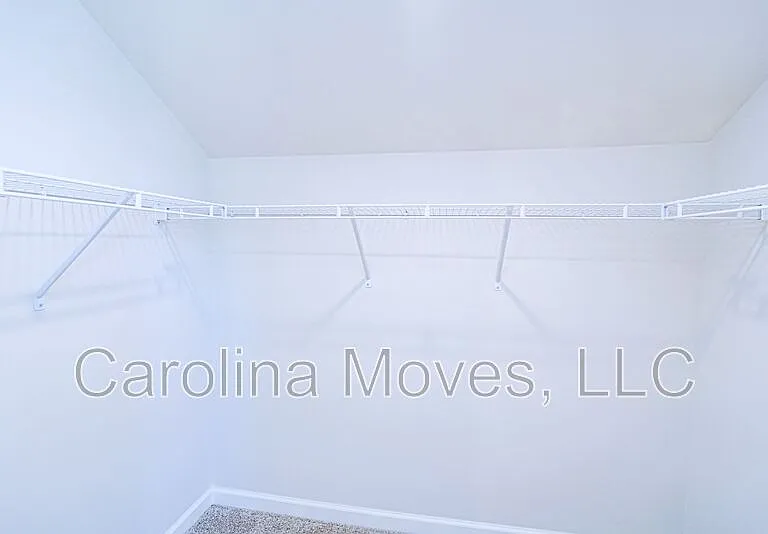 400 Chinchilla Dr — Photo 13