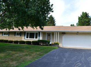 236 Fairlawn Dr, Columbus, OH 43214