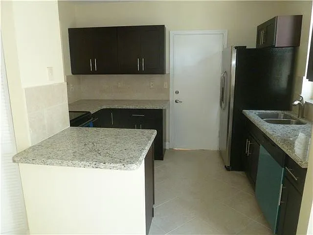 10525 NW 57th Ct #10525 — Photo 2