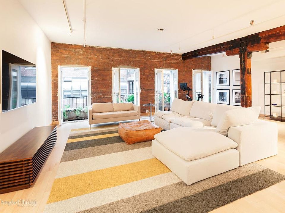 1st image of 262 Mott St APT 305