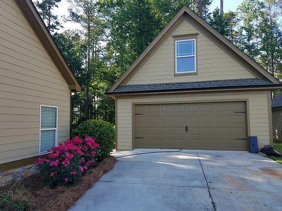 large detached w/ loft