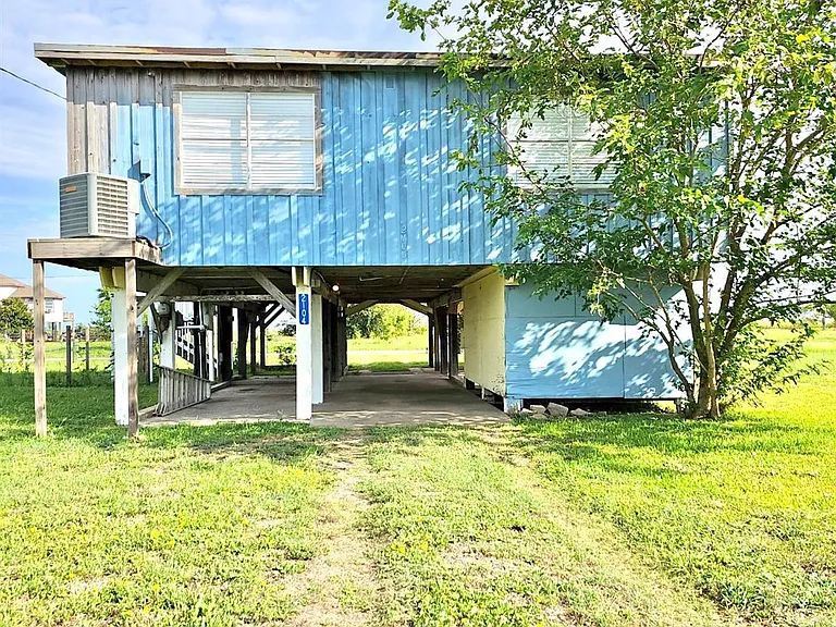 2104 Galveston Ave — Photo 14