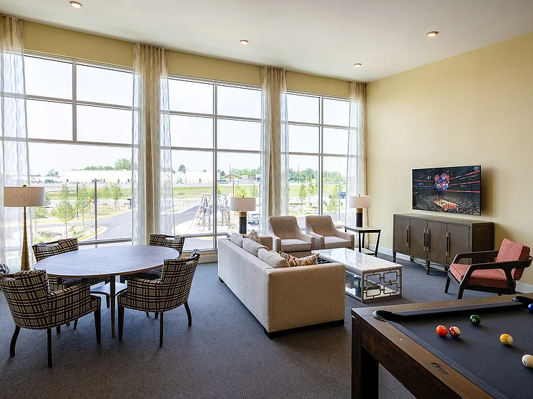 Woodmore Grand — Photo 13