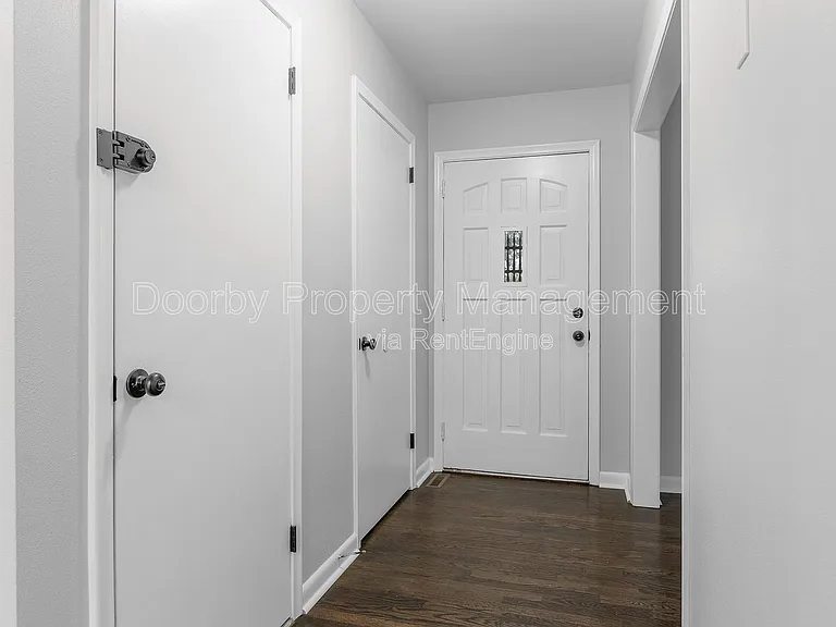 1945 Barrett Dr — Photo 13
