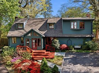 30 Semon Rd, Huntington, NY 11743