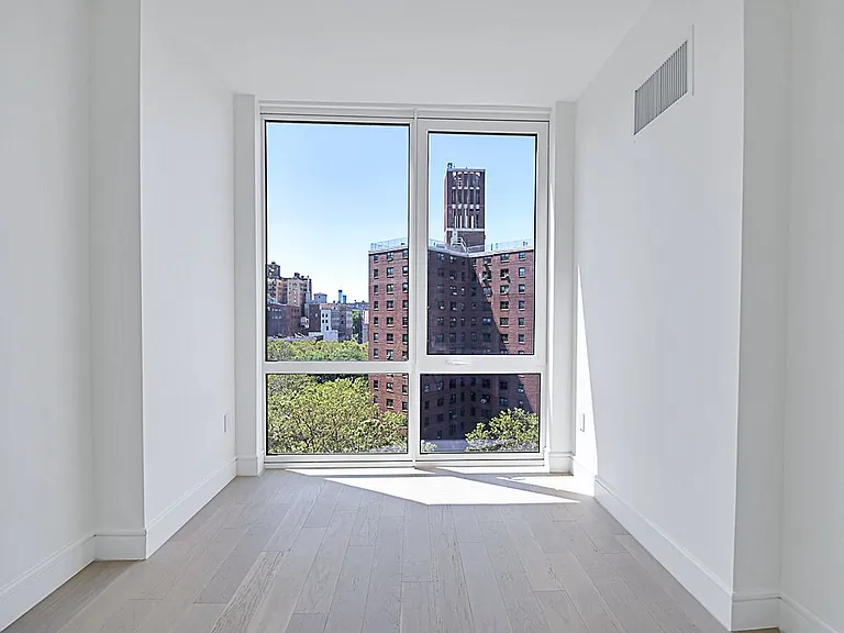 1399 Park Ave #7B — Photo 12