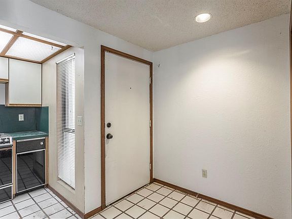 2nd image of 915 NW 7th St APT 205