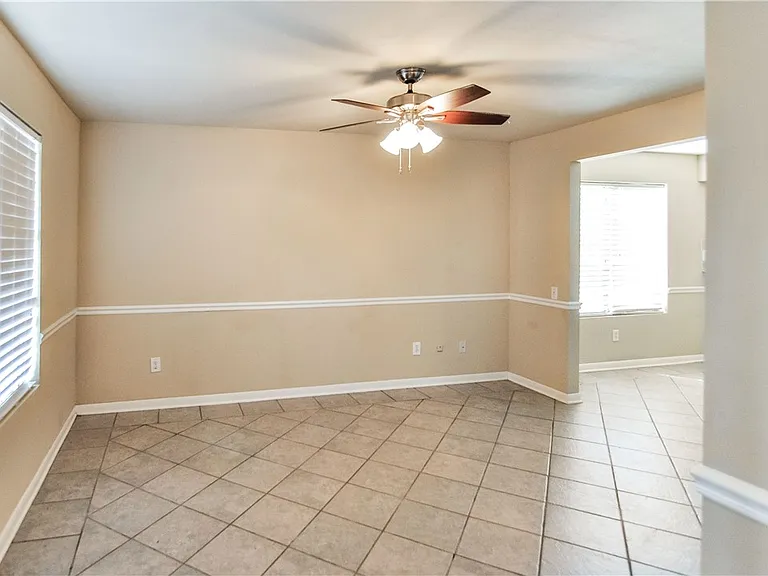 1506 Lemon Tree Ln — Photo 9