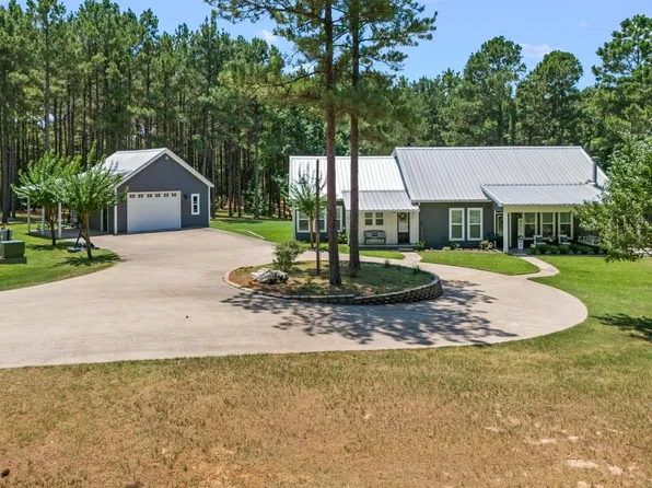 1068 Lazy Daisy Ln, Gilmer, TX 75645