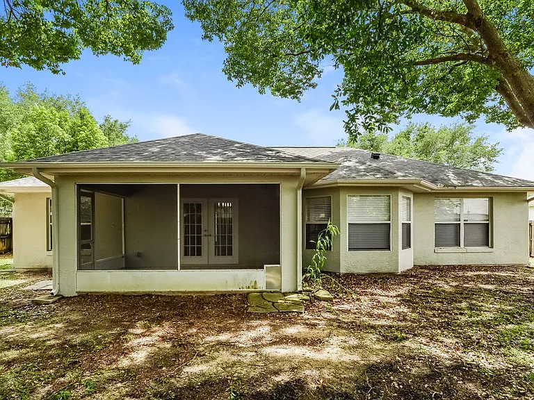 909 Vassar Dr — Photo 16