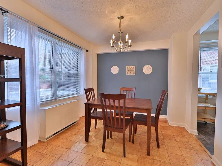 The Carlyle Apartment Homes — Photo 9