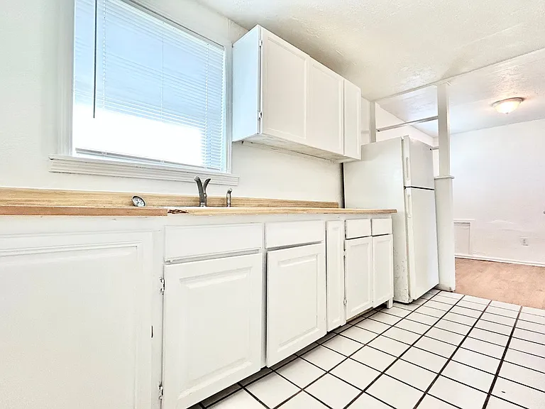 1700 Karen Dr — Photo 8