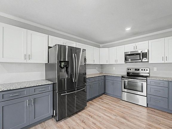 4th image of 1404 W Pine St