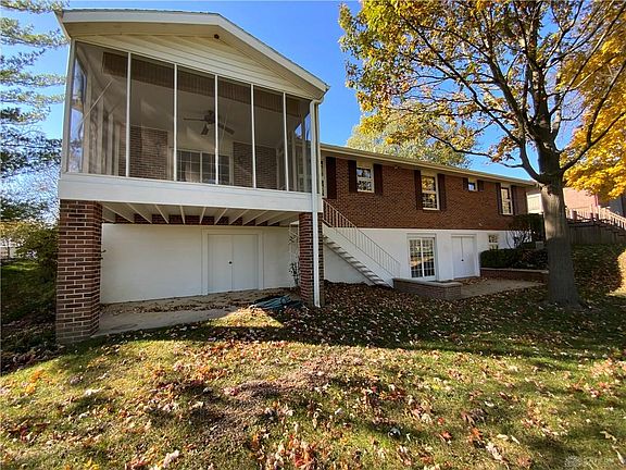 3rd image of 251 Hickory Dr