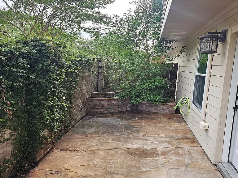 1719 Stacy Crst — Photo 4