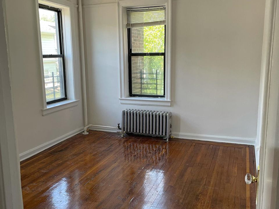1st image of 1 Richfield Ave APT 13