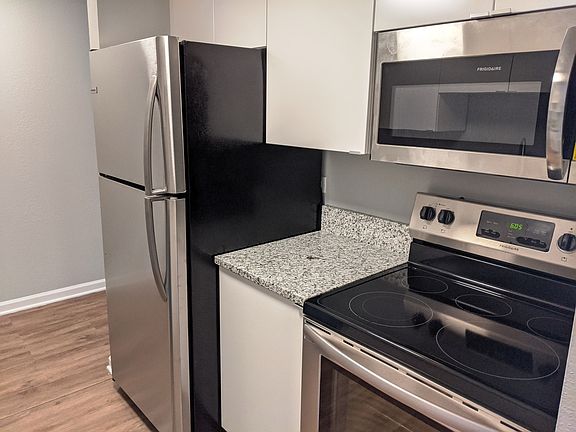3rd image of 1 Renaissance Pl Unit 104