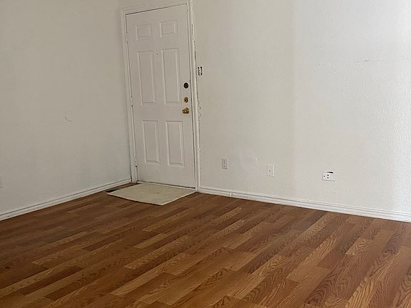 4th image of 9801 Walnut St #205