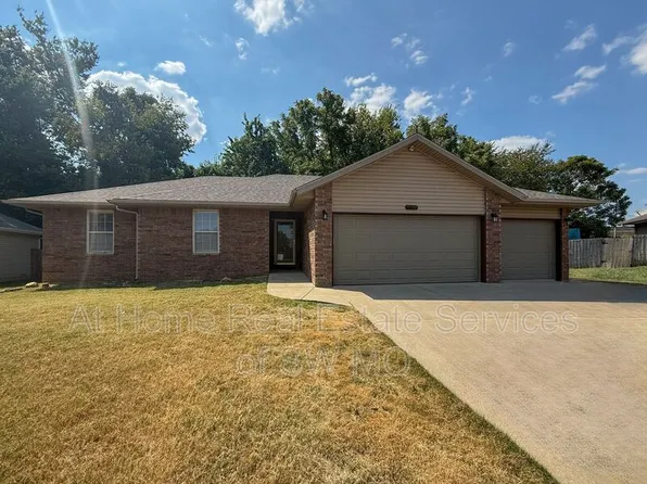 4499 W Nicholas St, Springfield, MO 65802
