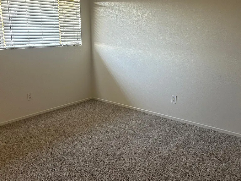 1940 Broadway St #2 — Photo 14