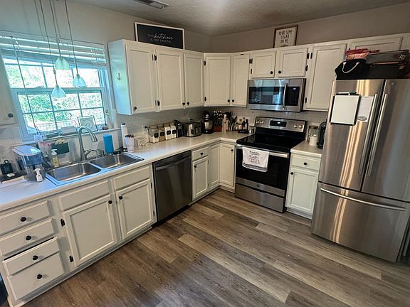 5th image of 120 Mulberry Cir