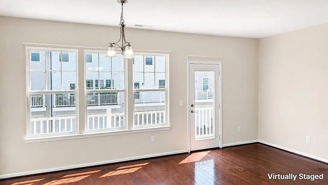 25556 Palenza Terrace in Chantilly, VA 20152 — Photo 3