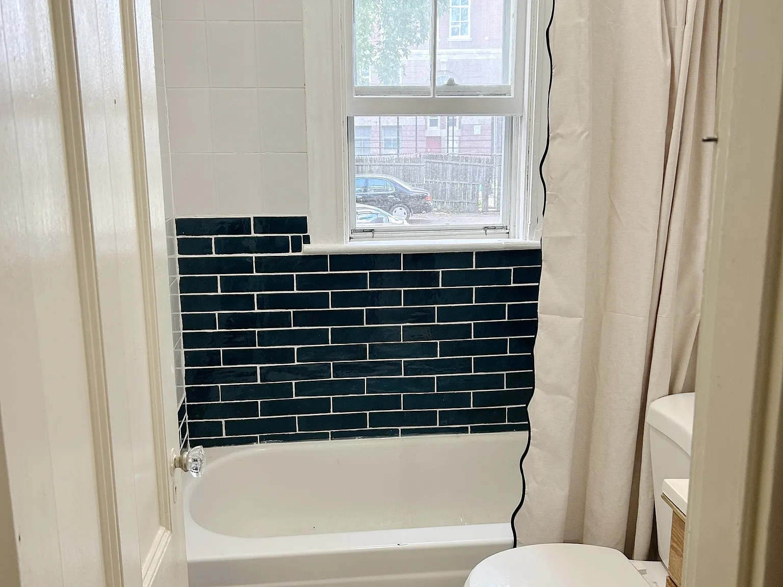 3 bed, 1100 sqft, $1,000 — Photo 4