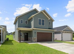 121 Ruffner Cir, Fraziers Bottom, WV 25082