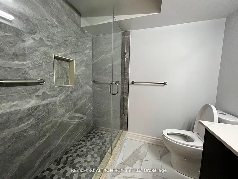 122 Auckland Dr #BASEMENT — Photo 10