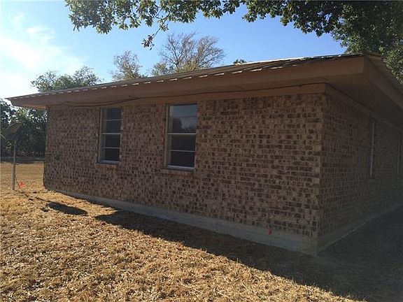 4th image of 1204 Karen Ln