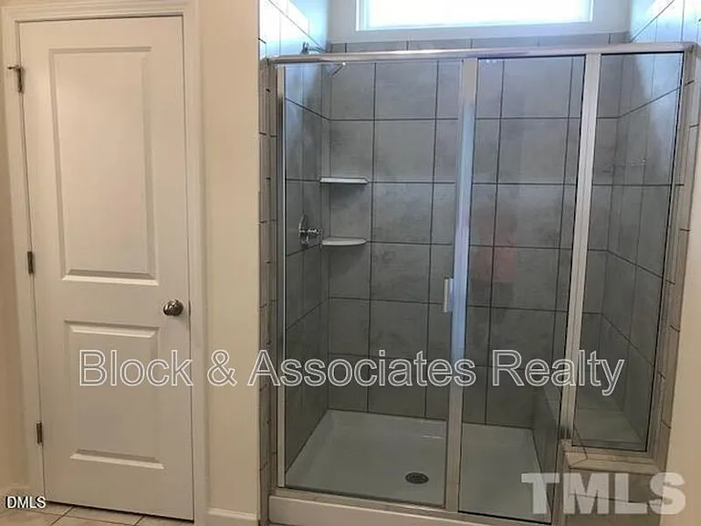 6039 Beale Loop — Photo 9