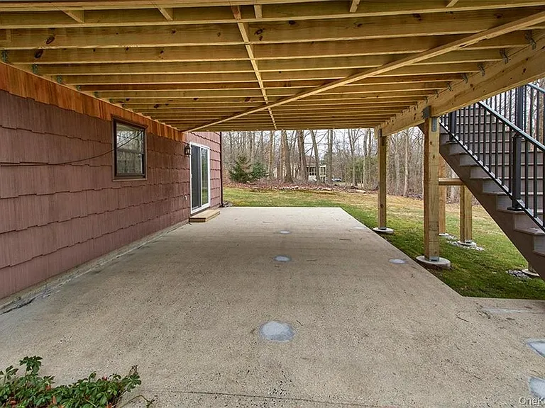 74 Edgewood Rd — Photo 22
