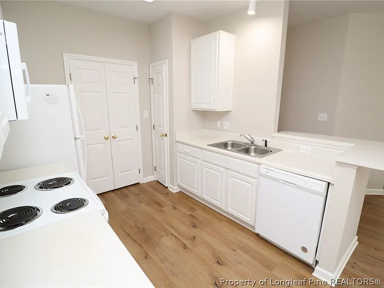 2812 Kudrow Ln #2812 — Photo 8