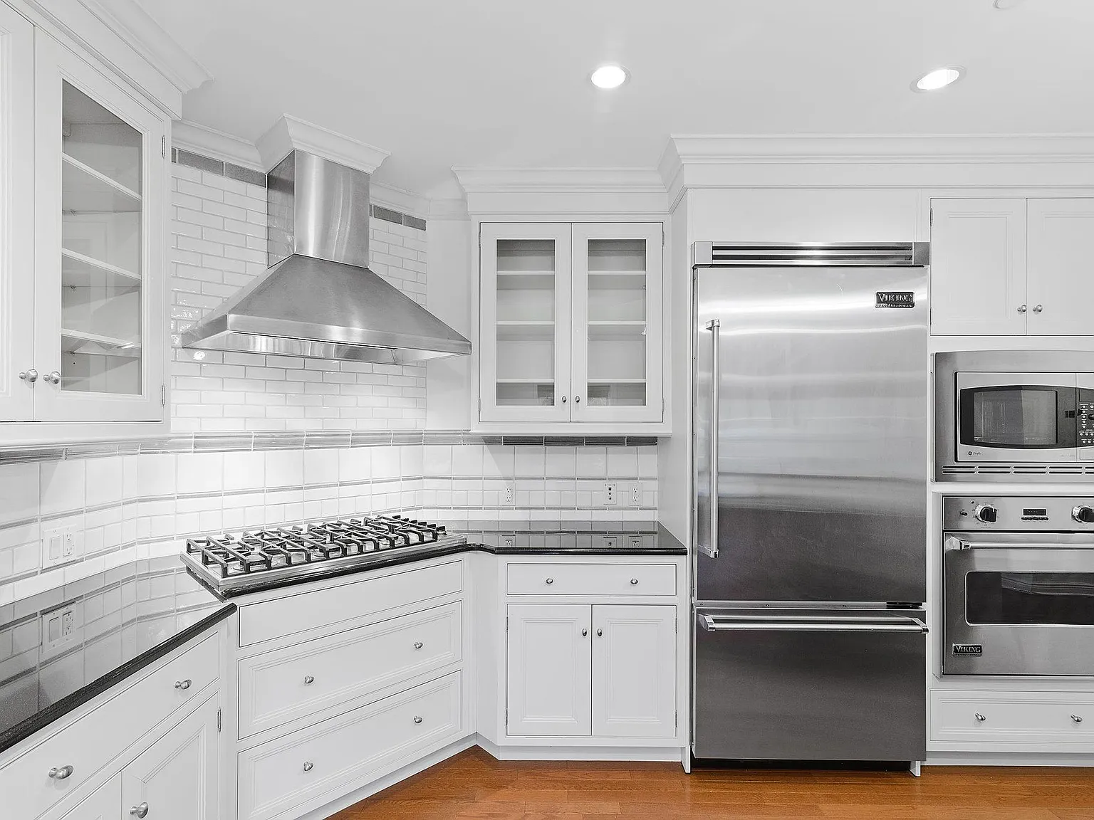 2 bed, 1147 sqft, $3,825 — Photo 3