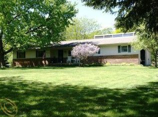 11268 Centennial Dr, Whitmore Lake, MI 48189
