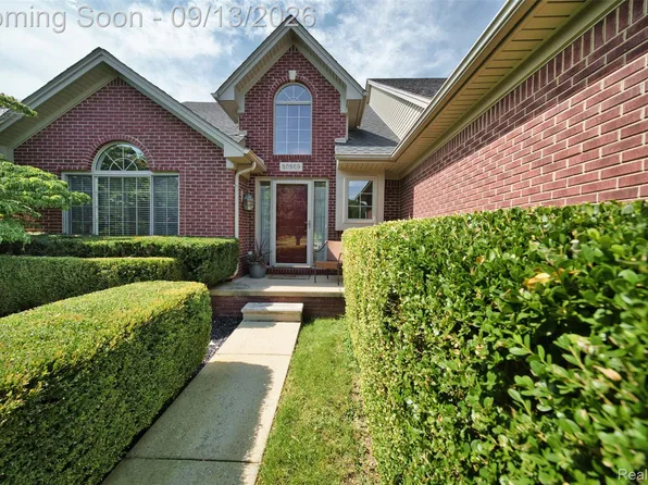 50569 Plaza Dr, Macomb, MI 48042