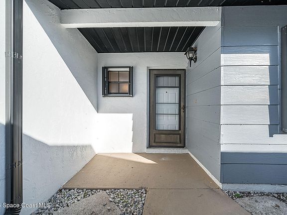 3rd image of 720 Palm Springs Cir