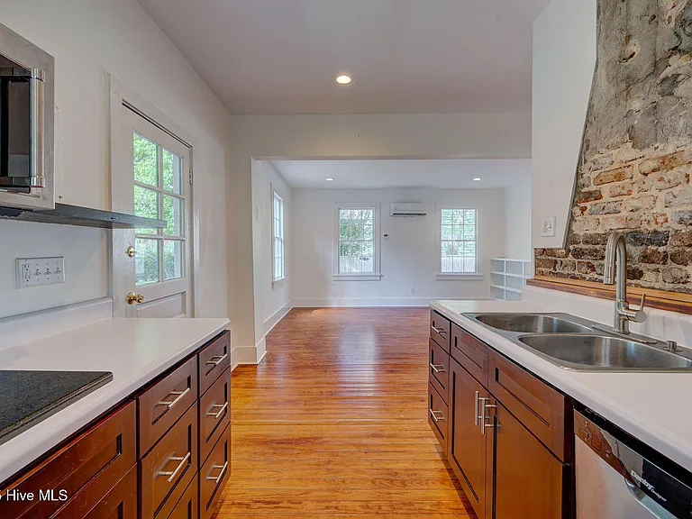 414 Orange St #B — Photo 5