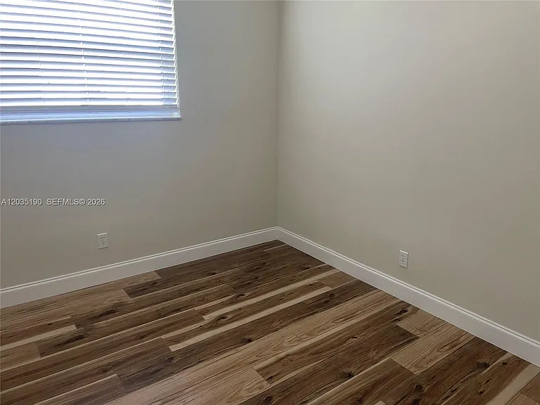 4241 Thomas St — Photo 15
