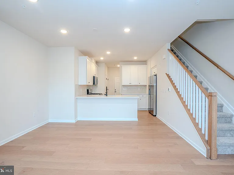 507 Reading Ct — Photo 21