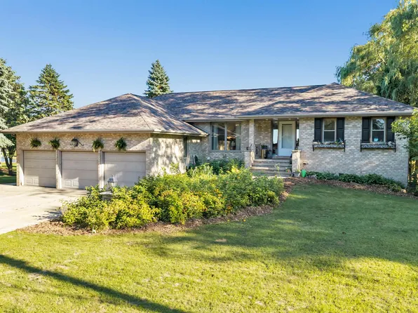 1259 Harbor Lights Rd, Suamico, WI 54173