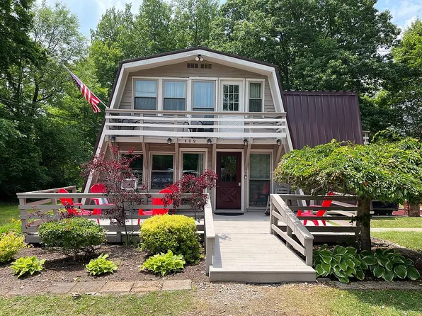 409 Fayette Springs Rd, Chalk Hill, PA 15421