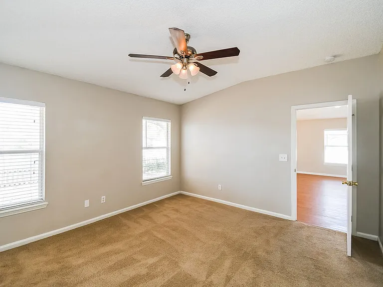 7533 International Village Dr — Photo 13