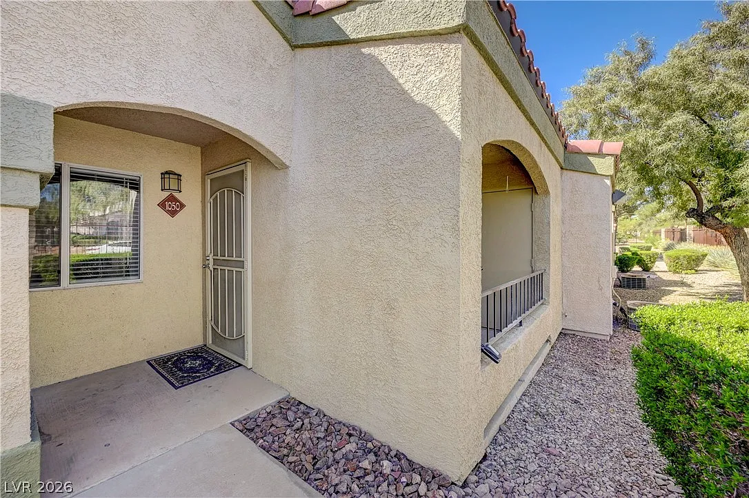 2 bed, 2.0 bath, 934 sqft, $1,450 — Photo 4