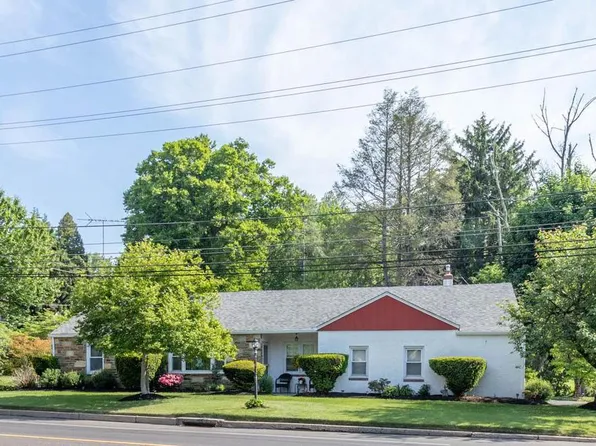 203 W County Line Rd, Huntingdon Valley, PA 19006