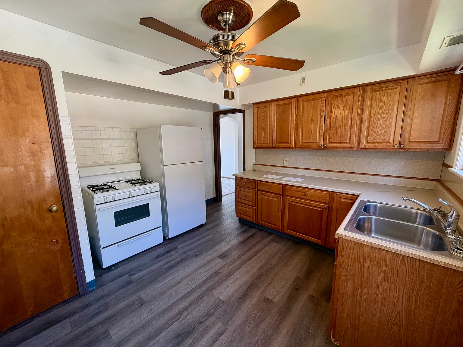 2 bed, 1000 sqft, $1,450 — Photo 3
